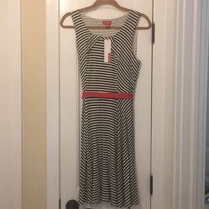 Elle Black & White Striped Dress. Sz M. NWT!